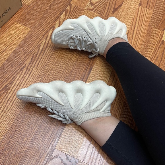 YEEZY Boost 450 CLOUD Size 5 Men’s = Size 6 Women’s - Picture 5 of 6